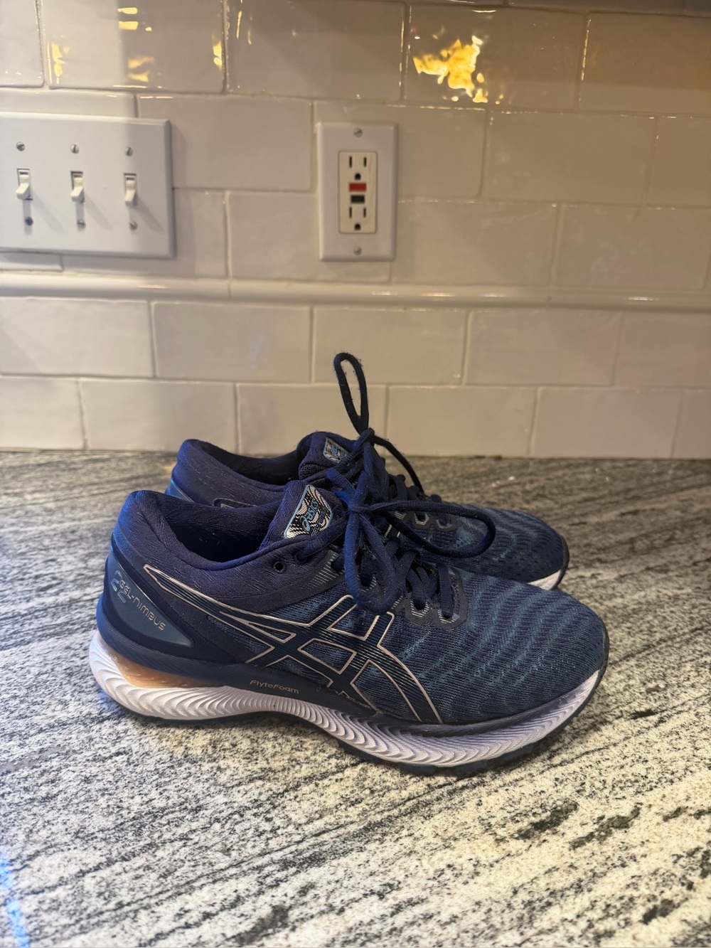 Women’s Asics Nimbus 22 Size 7